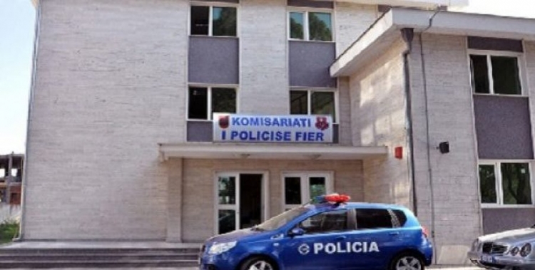 Fier, akuzohet për dhunë në familje, arrestohet 21-vjeçari Albion Islami