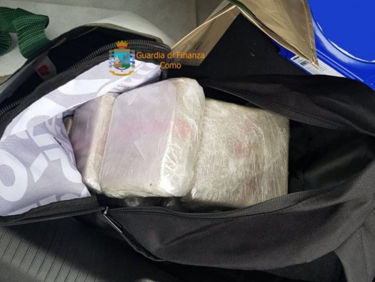 Itali, sekuestrohen 5.5 kilogramë heroinë, arrestohen 4 persona, mes tyre 3 shqiptarë