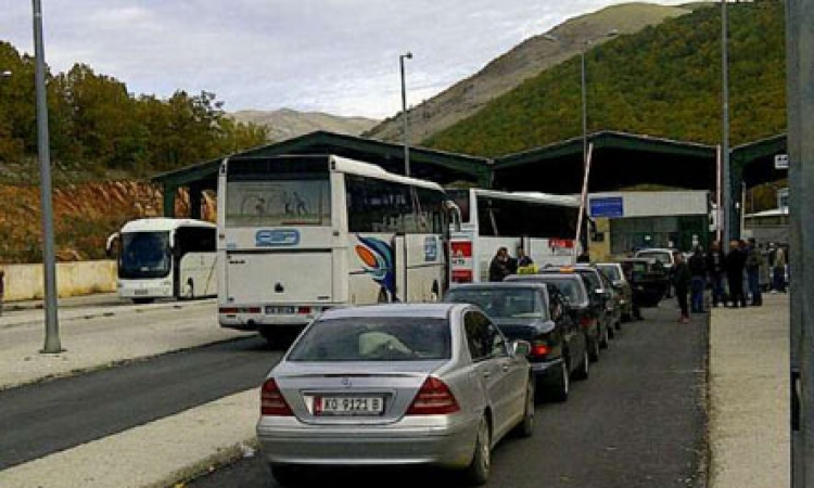 Femrat shqiptare trafik ndërkombëtar kokaine, arrestohen në Kapshticë