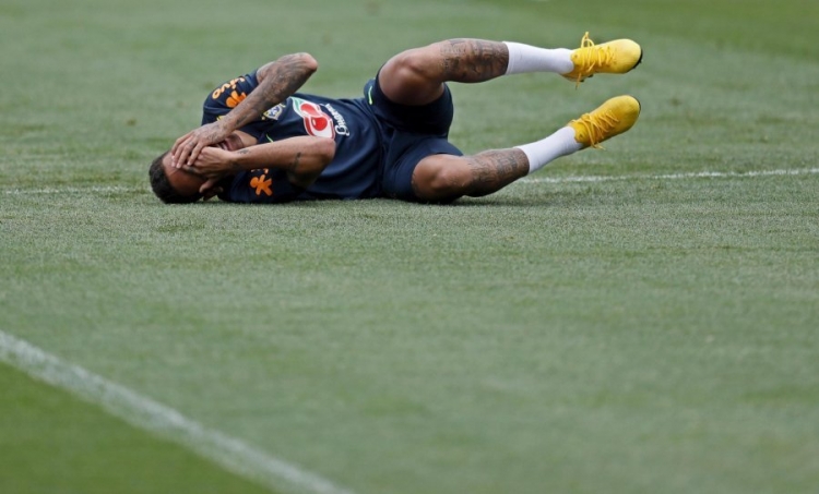 Rusi 2018/ Neymar tallet me faullet? Ja cilin ironizon ai...