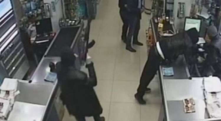 Tiranë, grabitet një supermarket në rrugën 