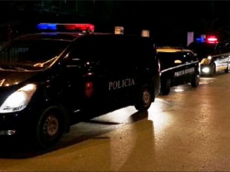 Tiranë Kërcënonin qytetarët me armë,arrestohen nga policia