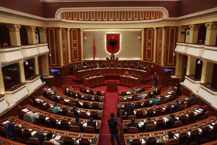Deputetët e opozitës padisin Kuvendin, kërkojnë pagat e bojkotit në Gjykatë