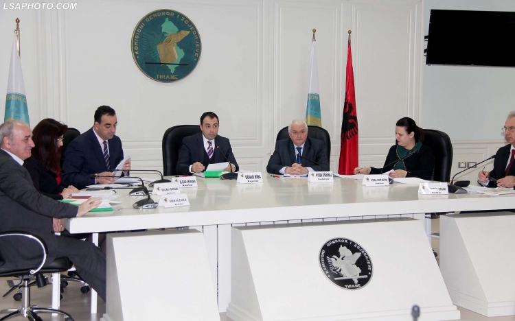 KQZ vendos për mandatin e Eduard Halimit, shpallet fitues me 7 vota Astrit Veliaj, i dyti në listën e kandidatëve