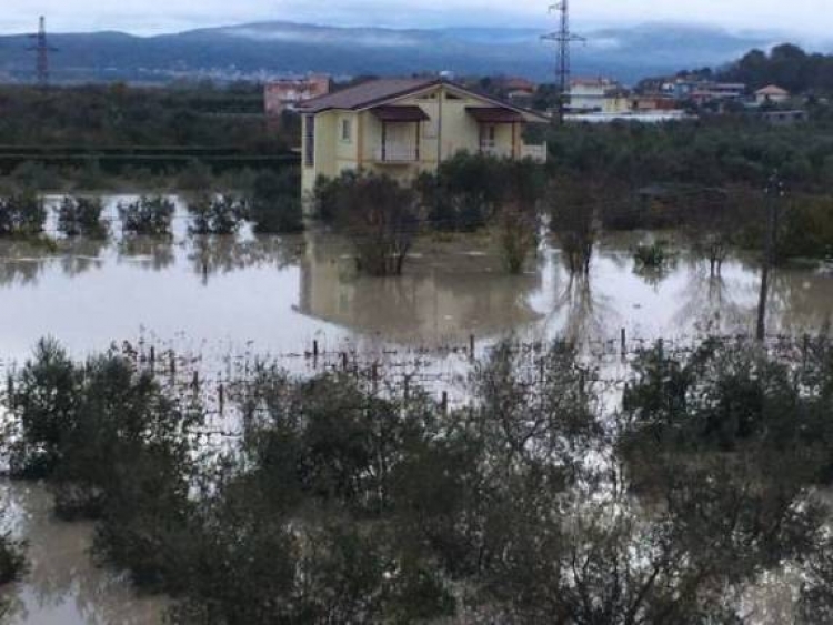 Përmbytjet, rikthehen në banesa 80% e familjeve të evakuuara
