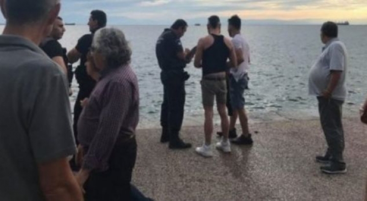 Parada Gay, sulmohen pjesëmarrësit dhe hidhen në det