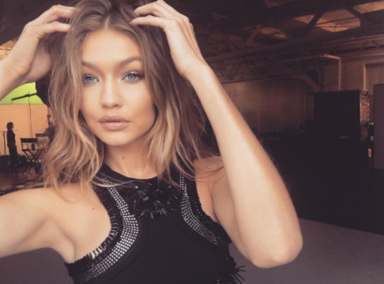 Gigi Hadid sjell vjeshtën në setin e ri fotografik për “Vogue” [FOTO]