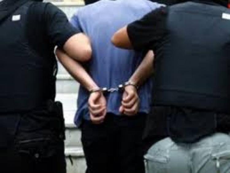 Greqi, arrestohet 26 vjeçari shqiptar, policia i gjen në makinë 104 kg drogë