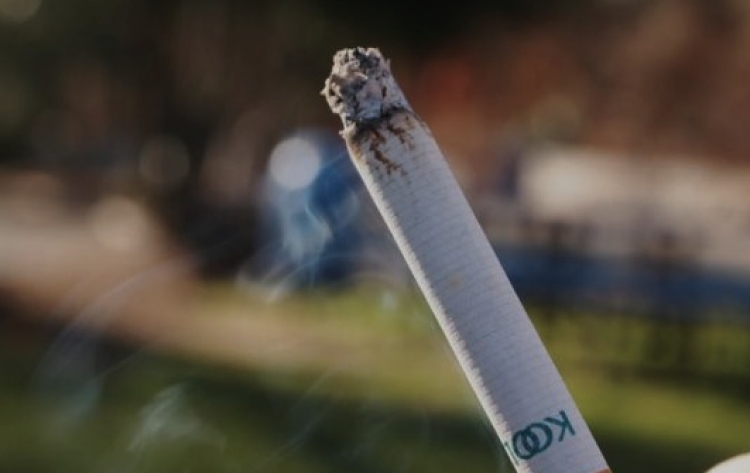 Ndalohet duhani në hapësirat e gjelbra, sa do të gjobiteni…