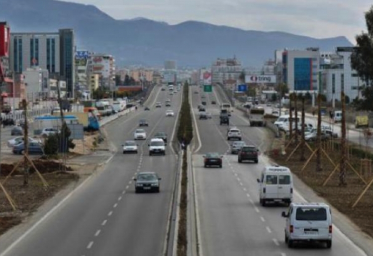 “Nga 2 në 5 euro”, kur do bëhet me pagesë autostrada Tiranë-Durrës...