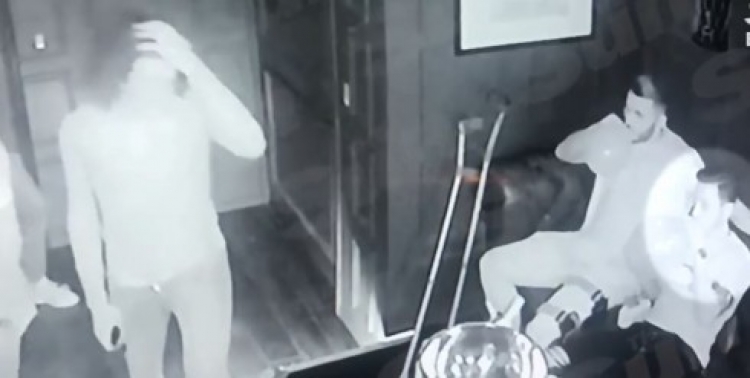 Drogë, alkool dhe femra lojtarët e Arsenal kapen “mat” në videon skandaloze! Midis tyre edhe një futbollist shqiptar