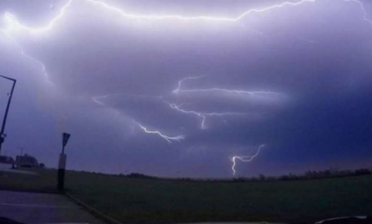 Pukë. Goditet nga rrufeja 47-vjeçari, fatmirësisht jashtë rrezikut për jetën