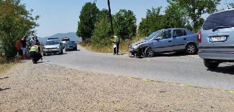 Vlorë: Përplasen fuqishëm tre makina, nuk dihet për të lënduar [VIDEO]