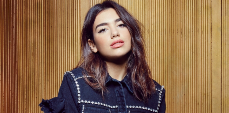 Dua Lipa merr një propozim live për martesë dhe përgjigja e saj është…[FOTO]