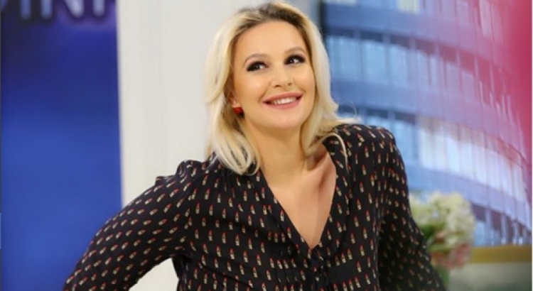 Rudina Magjistarit i ndodh e PAPRITURA në emision, shikoni si reagon moderatorja: Mos na bëj...