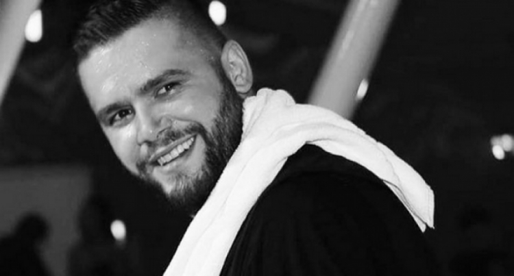 Ç’po ndodh? Flori Mumajesi bën veprimin e papritur pas vendimit DRASTIK për karrierën e tij: Nuk jam servil e as b...