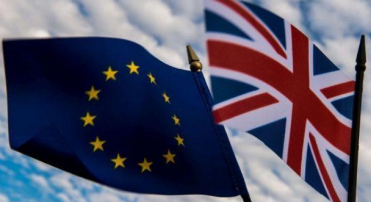 Largimi i Britanisë, liderët e BE aprovojnë marrëveshjen historike të Brexit