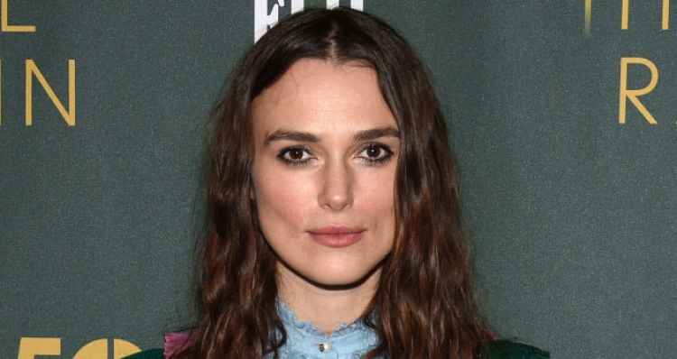 Keira Knightley bëhet viktimë e aktrimit: Po më bien flokët! [FOTO]