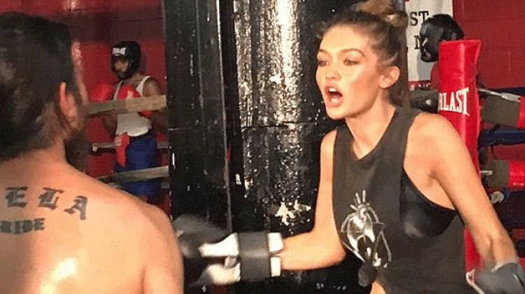 Gigi Hadid bën boks si “Rocky Balboa”...me taka [VIDEO]