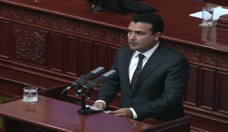 Debati për ndryshimet kushtetuese. ‘Lufta’ e Zaev  për të mbajtur gjallë marrëveshjen
