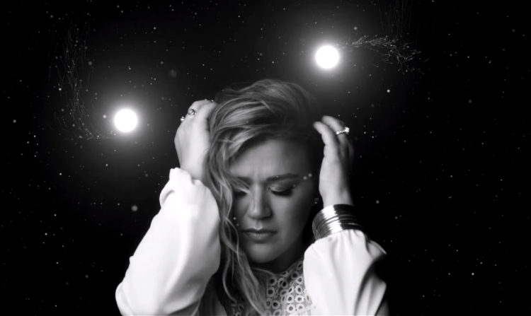 Kelly Clarkson: Edhe unë jam viktimë e Dr. Luke