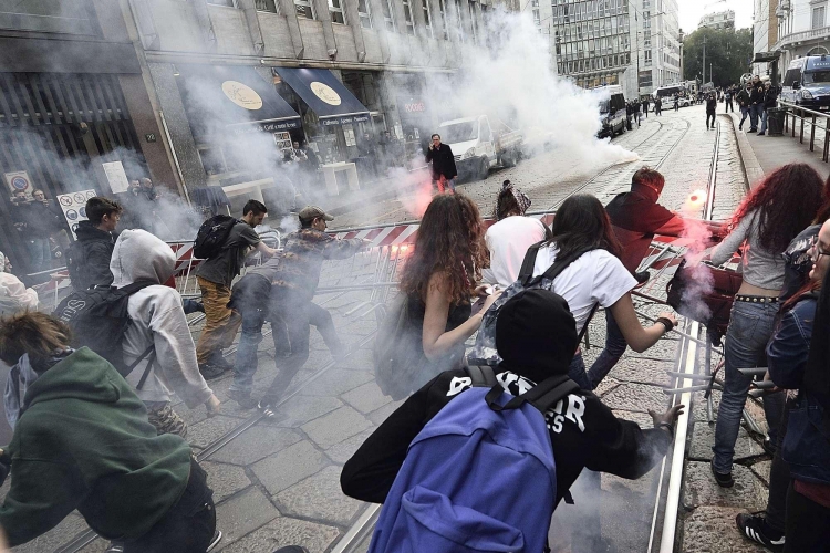 Studentët pushtojnë 70 qytete, në shesh kundër qeverisë dhe Salvinit [FOTO]