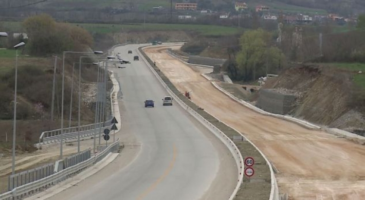 “Autostrada Tiranë-Elbasan mbaron në pranverë”