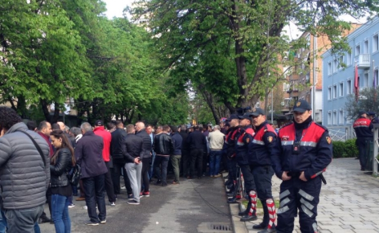 Frikë nga përshkallëzimi i protestës, 6 komisariatet e Tiranës në gatishmëri