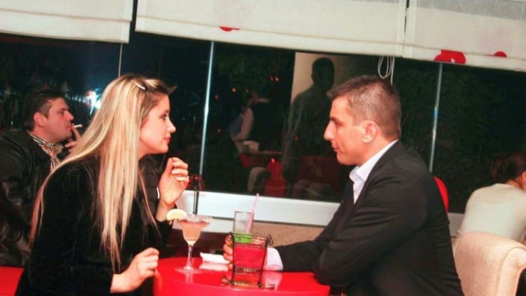 Nuk dinim asgjë për të, Alketa Vejsiu zbulon për herë të parë si u njoh me bashkëshortin: Lamë një takim dhe…[FOTO]