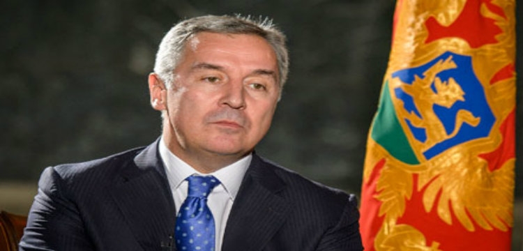 Jep dorëheqjen kryeministri i Malit të Zi Milo Gjukanoviç