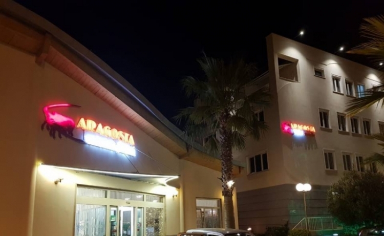 Tatimet bllokojnë hotelin luksoz në Durrës dhe ‘Havanën’në Dhërmi