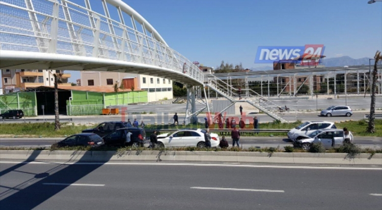 Aksident i pesëfishtë në autostradën Tiranë -Durrës