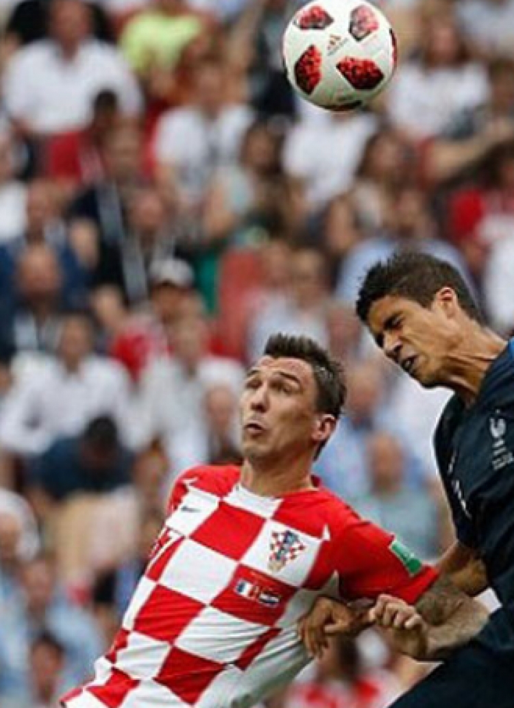 Finalja ‘Rusi 2018’ pjesa e parë/ Shënohet goli i parë, Kroacia autogol, në avantazh Franca