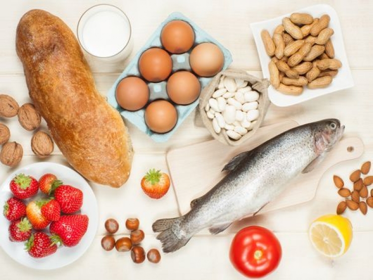 Mosha dhe etnia rrit riskun për alergjitë me bazë ushqimin [VIDEO]