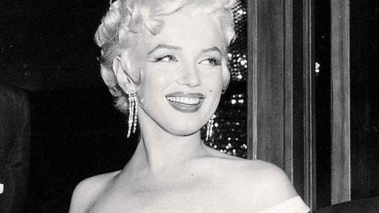 FOTO e rrallë e Marilyn Monroe. Publikohet momenti kur ishte në morg