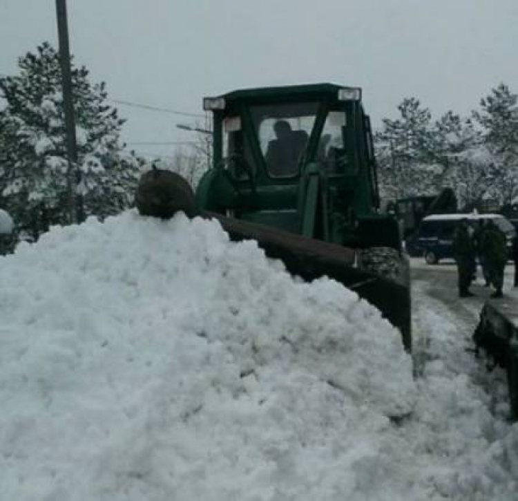 Dëbora, bashkia Shkodër ndërhyn për hapjen e rrugës së Thethit