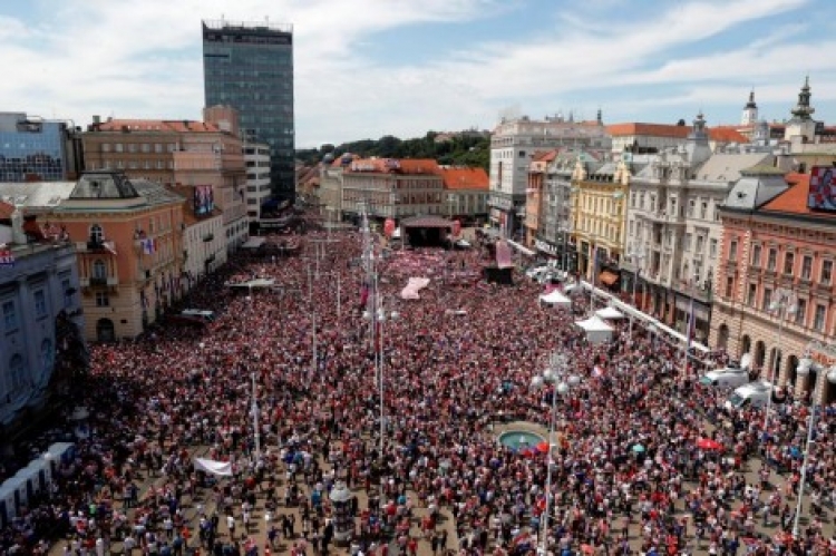 Çmendet Zagrebi, heronjtë kroatë nderohen në mënyrë spektakolare! [FOTO]