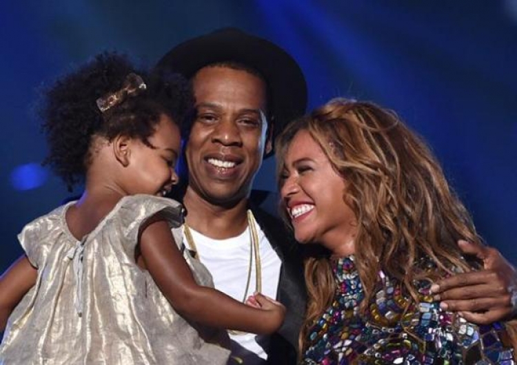 Jeni kuriozë për binjakët e Jay-Z dhe Beyonce? Ja fotot e para pas lindjes[FOTO]