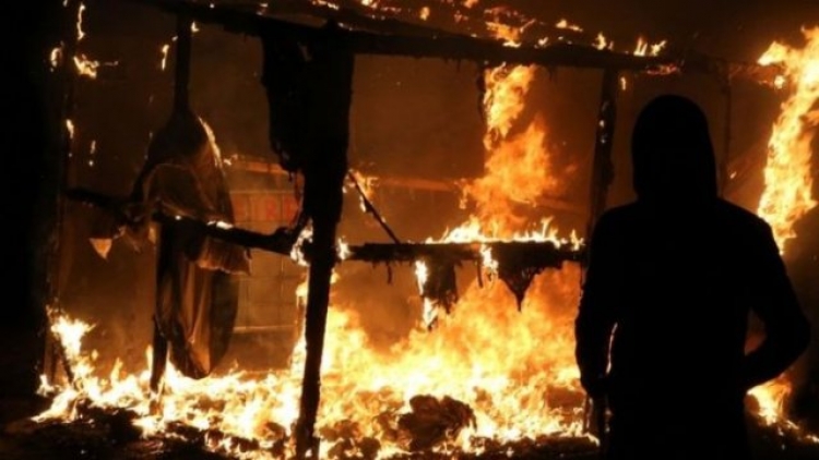 “Xhungla” e Kales: U vihet zjarri kapanoneve gjatë evakuimit