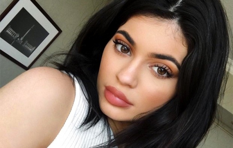 Kylie Jenner aspak origjinale, kopjon sërish të motrën Kim [VIDEO]