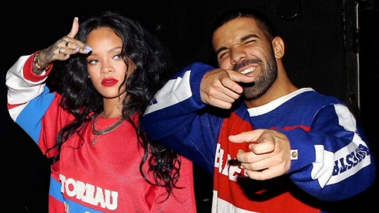 Ishit në dyshim për lidhjen e tyre? Shikoni këtë dedikim  surprizë të Drake për Rihanna-n [FOTO]