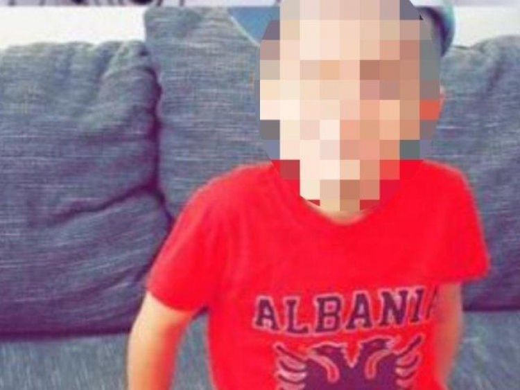 Dhimbje dhe lot/ Theret me thikë 7 vjeçari shqiptar në rrugët e Zvicrës