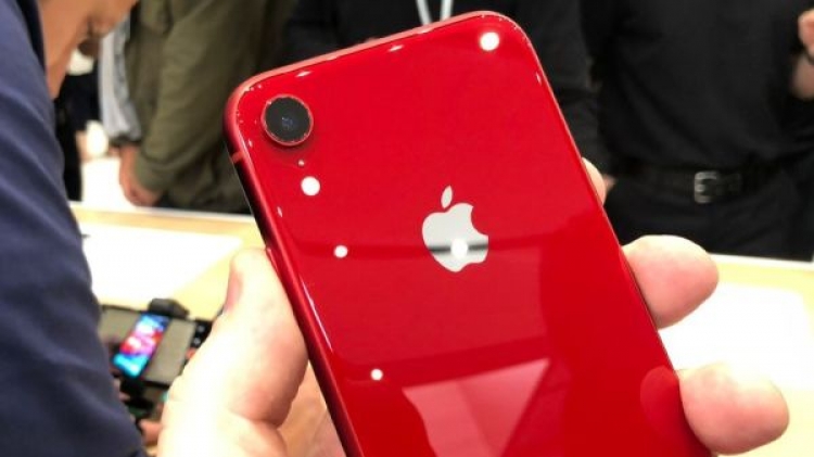 Shiten njësitë e para të iPhone XR 11 ditë para daljes zyrtare