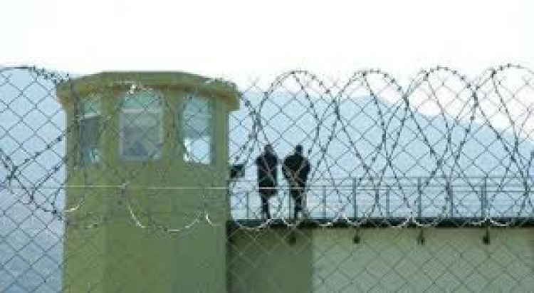 Vdes i dënuari në burgun e Tepelenës, dyshimet