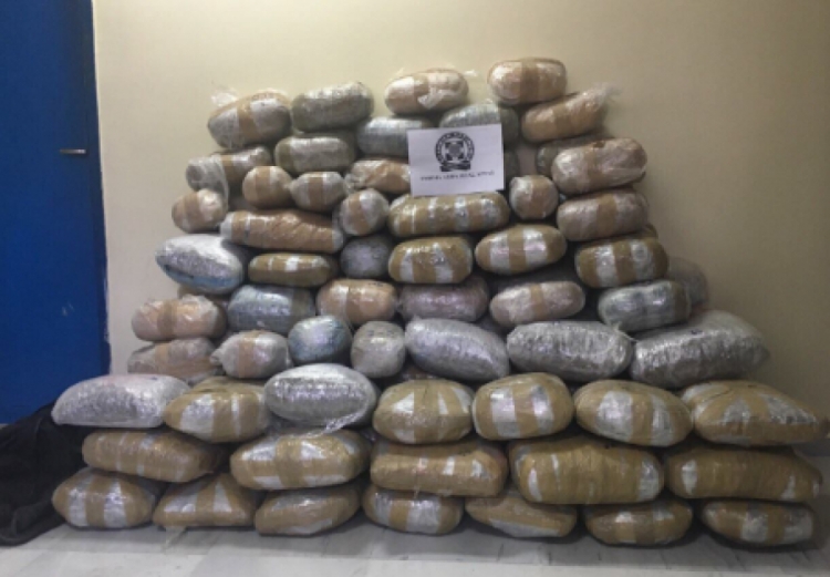 29-vjeçari shqiptar tenton ti ikë policisë greke por i del makina nga rruga, i sekuestrohen 161 kilogramë drogë e llojit marijuanë