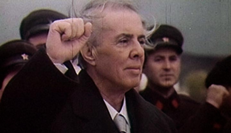 110 vjetori i diktatorit Hoxha. Nusja e djalit Teuta nuk e harron...[FOTO]