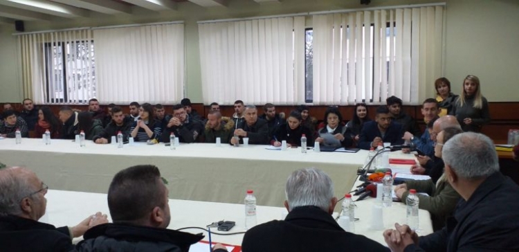 DËSHTON takimi i studentëve të Korçës me Rektorin: Do ikim në protestë...