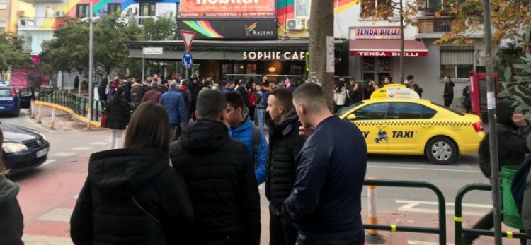 Gati për protestë! Studentëve po ju bashkohen dhe gjimnazistët[VIDEO]