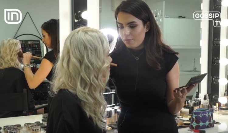 Armina Mevlani bën make up para kamerave [VIDEO]