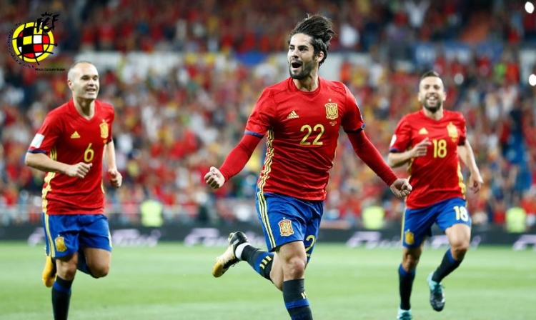 Spanja kalon tre herë në avantazh, shënojnë Rodrigo, Isco dhe Alcantara